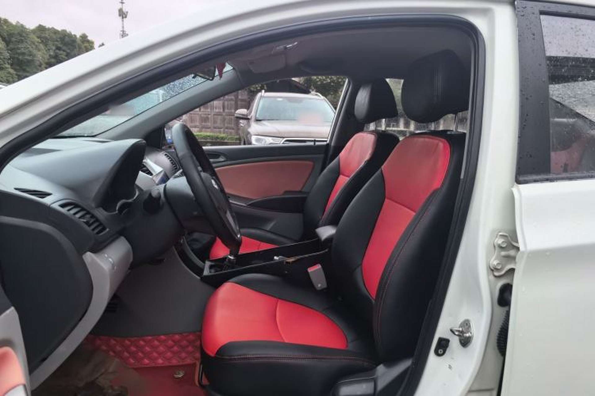 Used Hyundai Verna (older generation) 2014 1.4L Manual Smart GLS Trim Left Front Seat