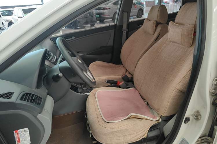 Used Hyundai Verna (older generation) 2014 1.4L Automatic Smart GLS Left Front Seat
