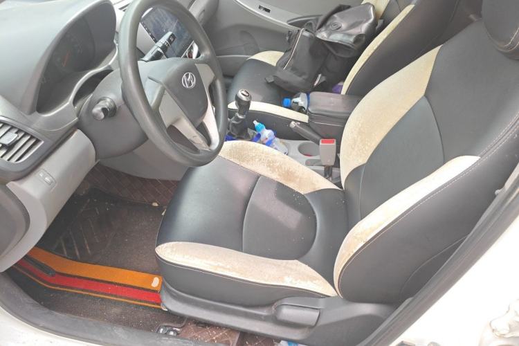 Used Hyundai Verna (older generation) 2014 1.4L Manual Smart GLS Trim Left Front Seat