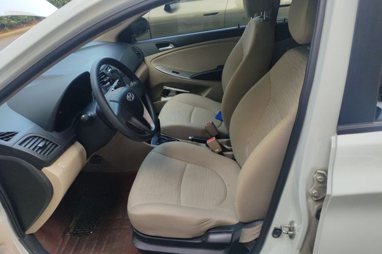 Used Hyundai Verna (older generation) 2014 1.4L Automatic Smart GLS Left Front Seat