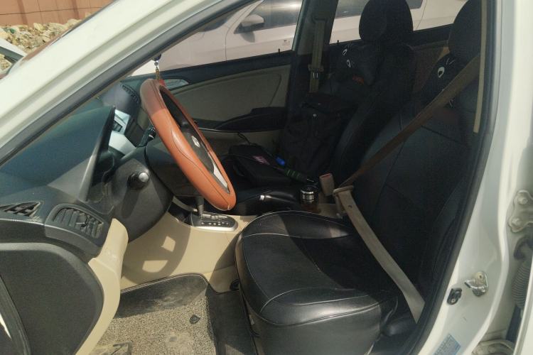 Used Hyundai Verna (older generation) 2014 1.4L Automatic Smart GLS Left Front Seat