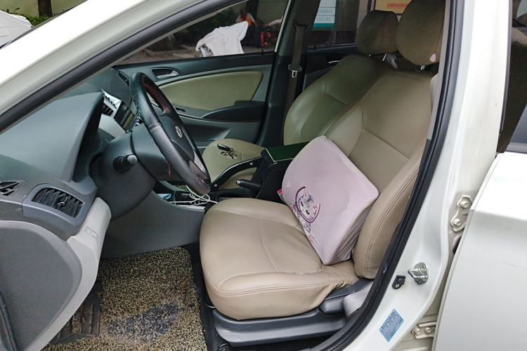 Used Hyundai Verna (older generation) 2014 1.4L Automatic Smart GLS Left Front Seat