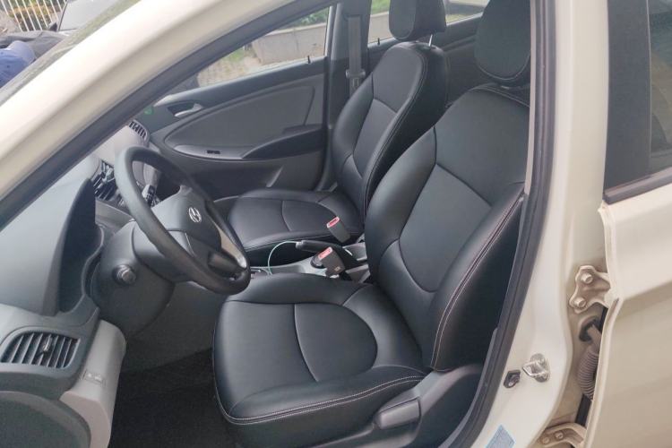 Used Hyundai Verna (older generation) 2014 1.4L Automatic Smart GLS Left Front Seat