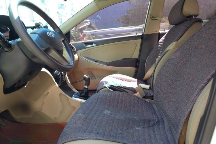 Used Hyundai Verna (older generation) 2014 1.4L Manual Smart GLS Trim Left Front Seat