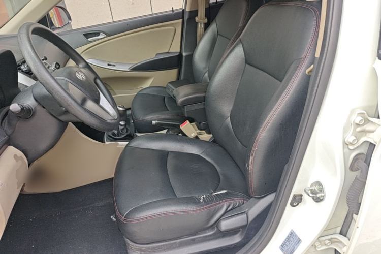 Used Hyundai Verna (older generation) 2014 1.4L Manual Smart GLS Trim Left Front Seat