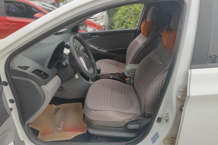 Used Hyundai Verna (older generation) 2014 1.4L Manual Smart GLS Trim Left Front Seat
