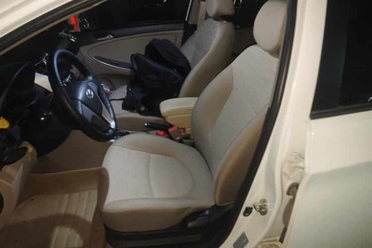 Used Hyundai Verna (older generation) 2014 1.4L Automatic Smart GLS Left Front Seat