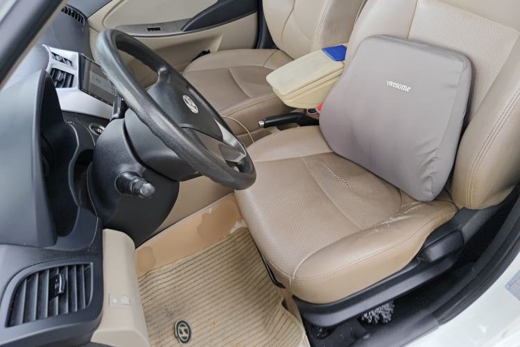 Used Hyundai Verna (older generation) 2014 1.4L Automatic Leading-Edge GLX Left Front Seat
