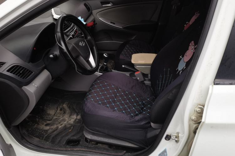 Used Hyundai Verna (older generation) 2014 1.4L Manual Smart GLS Trim Left Front Seat