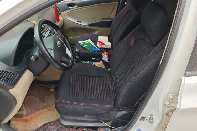 Used Hyundai Verna (older generation) 2014 1.4L Manual Smart GLS Trim Left Front Seat