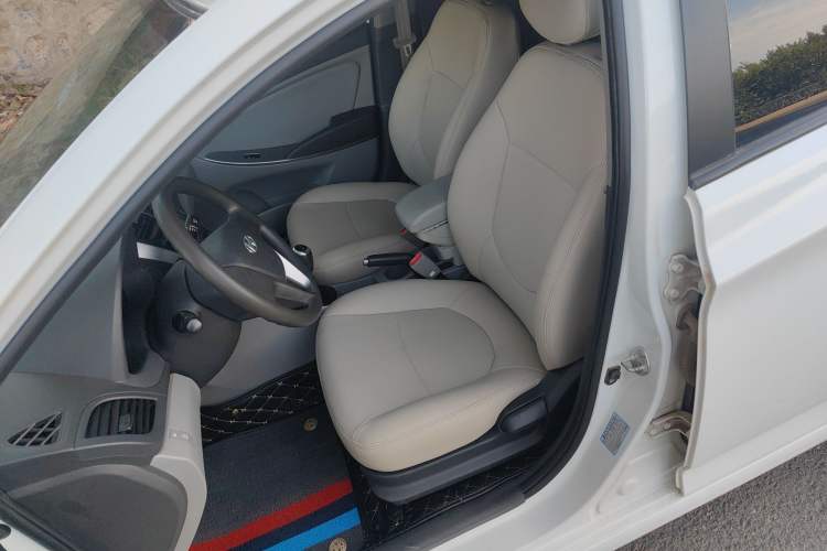 Used Hyundai Verna (older generation) 2014 1.4L Manual Smart GLS Trim Left Front Seat