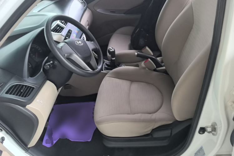 Used Hyundai Verna (older generation) 2014 1.4L Manual Smart GLS Trim Left Front Seat
