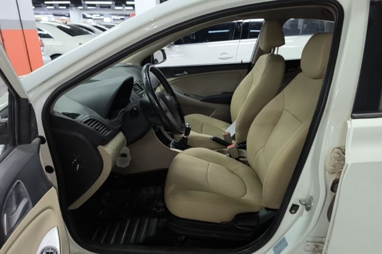 Used Hyundai Verna (older generation) 2014 1.4L Manual Smart GLS Trim Left Front Seat