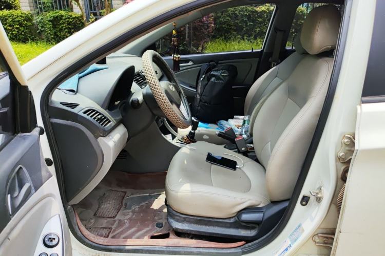 Used Hyundai Verna (older generation) 2014 1.4L Manual Smart GLS Trim Left Front Seat