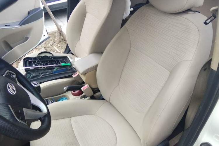 Used Hyundai Verna (older generation) 2014 1.4L Manual Smart GLS Trim Left Front Seat