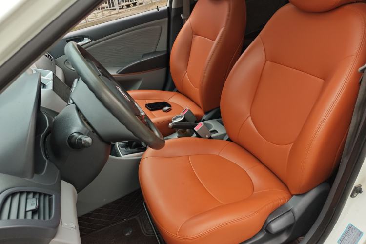 Used Hyundai Verna (older generation) 2014 1.4L Manual Top-Tier Model TOP Left Front Seat