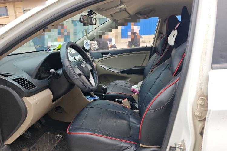 Used Hyundai Verna (older generation) 2014 1.4L Manual Smart GLS Trim Left Front Seat