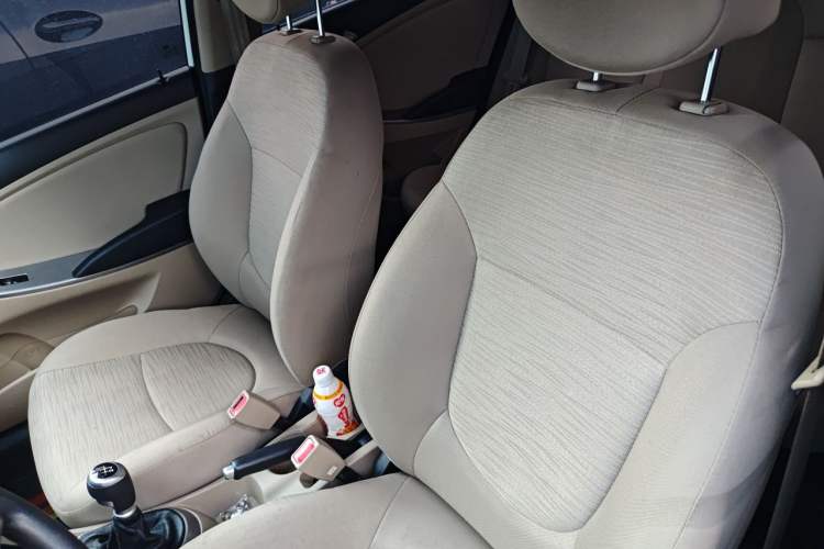 Used Hyundai Verna (older generation) 2014 1.4L Manual Smart GLS Trim Left Front Seat