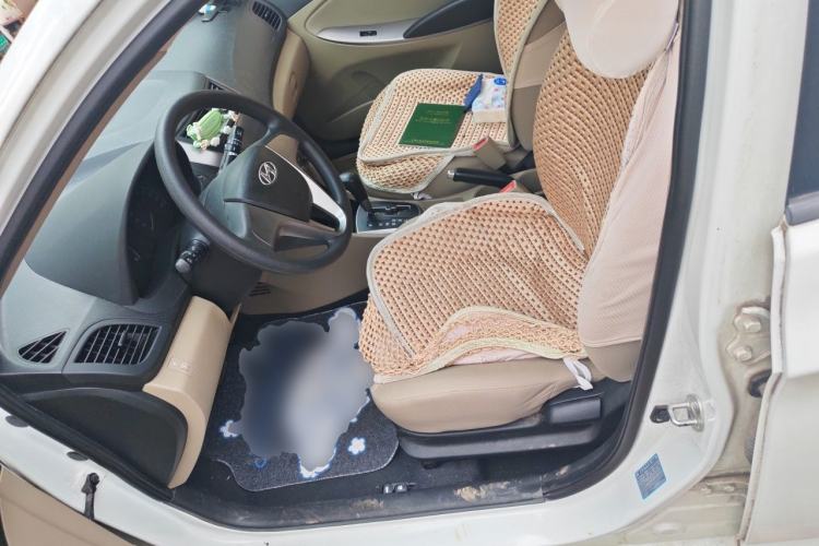 Used Hyundai Verna (older generation) 2014 1.4L Automatic Smart GLS Left Front Seat