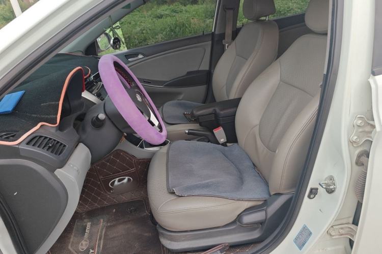 Used Hyundai Verna (older generation) 2014 1.4L Manual Smart GLS Trim Left Front Seat