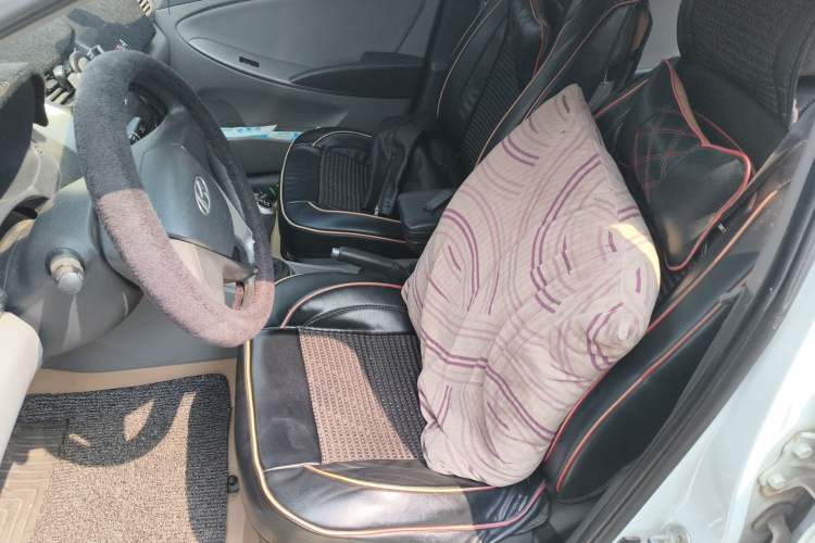 Used Hyundai Verna (older generation) 2014 1.4L Manual Smart GLS Trim Left Front Seat