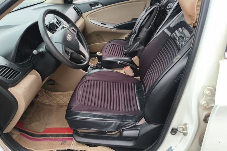 Used Hyundai Verna (older generation) 2014 1.4L Manual Smart GLS Trim Left Front Seat