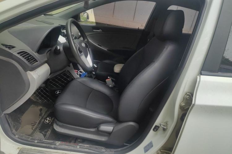Used Hyundai Verna (older generation) 2014 1.4L Manual Smart GLS Trim Left Front Seat
