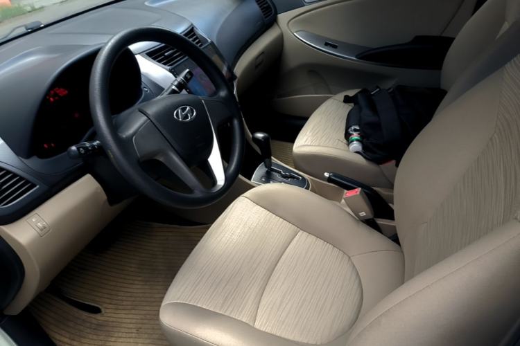 Used Hyundai Verna (older generation) 2014 1.4L Automatic Smart GLS Left Front Seat