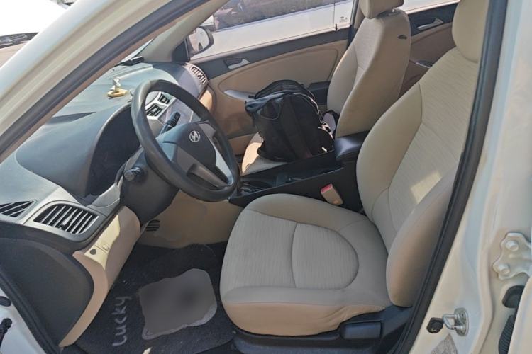 Used Hyundai Verna (older generation) 2014 1.4L Automatic Smart GLS Left Front Seat