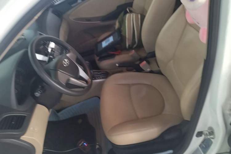 Used Hyundai Verna (older generation) 2014 1.4L Automatic Smart GLS Left Front Seat