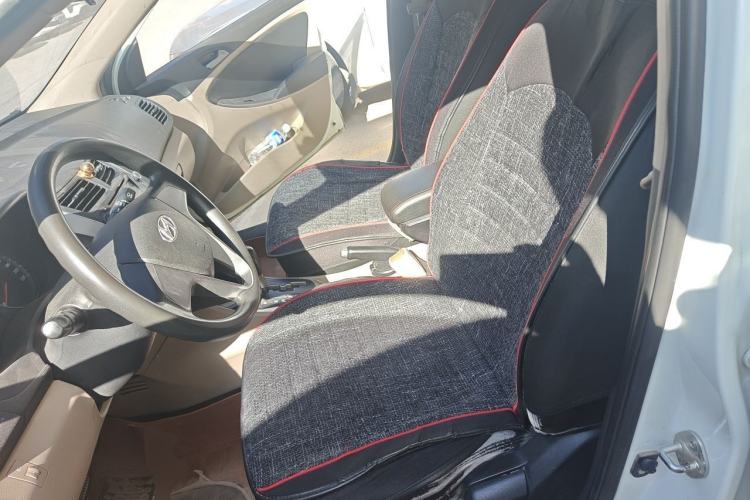 Used Hyundai Verna (older generation) 2014 1.4L Automatic Leading-Edge GLX Left Front Seat