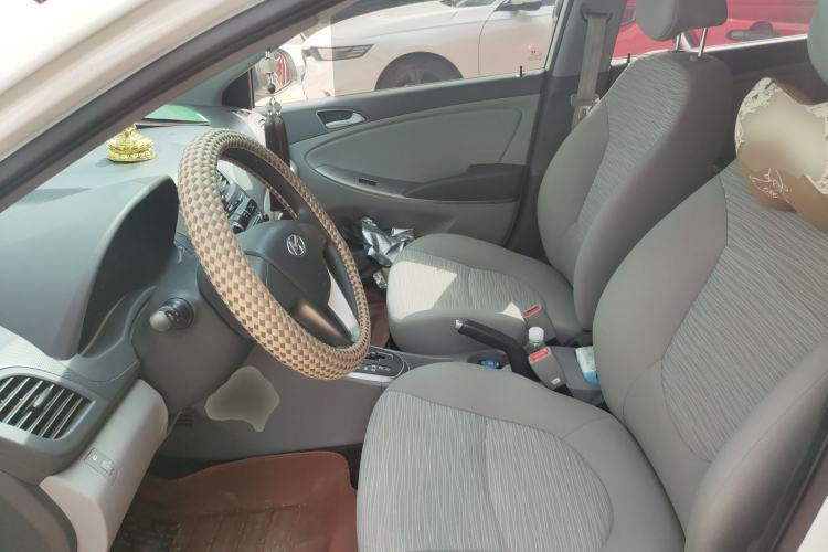 Used Hyundai Verna (older generation) 2014 1.4L Automatic Smart GLS Left Front Seat