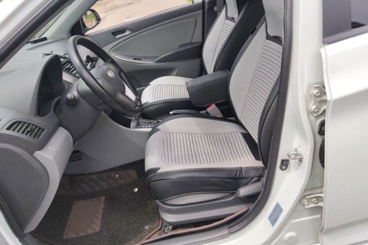 Used Hyundai Verna (older generation) 2014 1.4L Automatic Smart GLS Left Front Seat