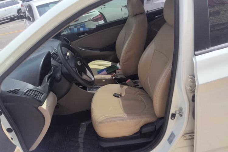 Used Hyundai Verna (older generation) 2014 1.4L Automatic Leading-Edge GLX Left Front Seat