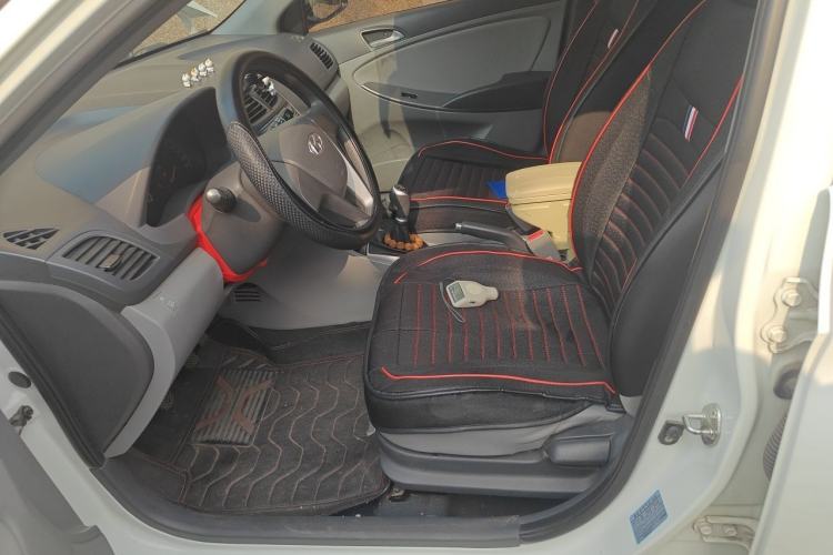 Used Hyundai Verna (older generation) 2014 1.4L Manual Smart GLS Trim Left Front Seat