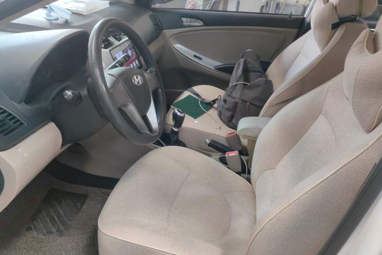 Used Hyundai Verna (older generation) 2014 1.4L Manual Smart GLS Trim Left Front Seat
