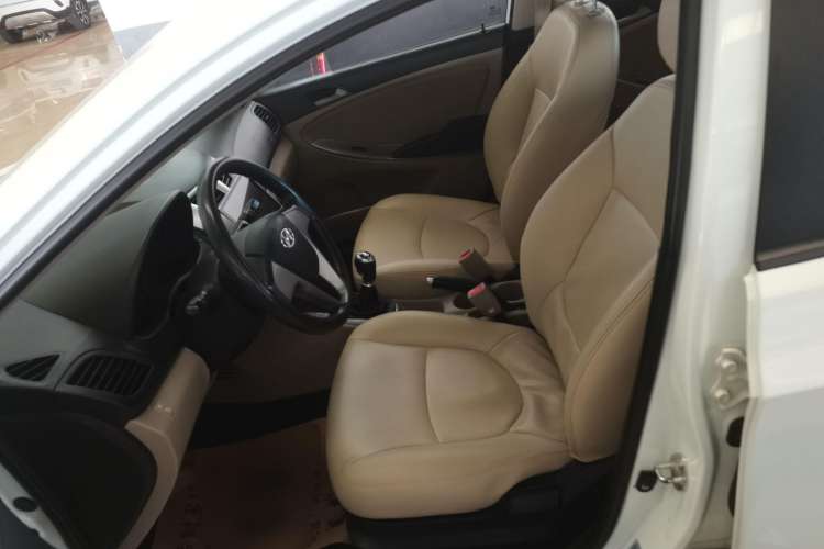 Used Hyundai Verna (older generation) 2014 1.4L Manual Smart GLS Trim Left Front Seat