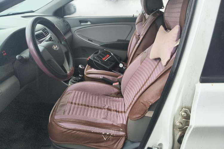 Used Hyundai Verna (older generation) 2014 1.4L Manual Smart GLS Trim Left Front Seat