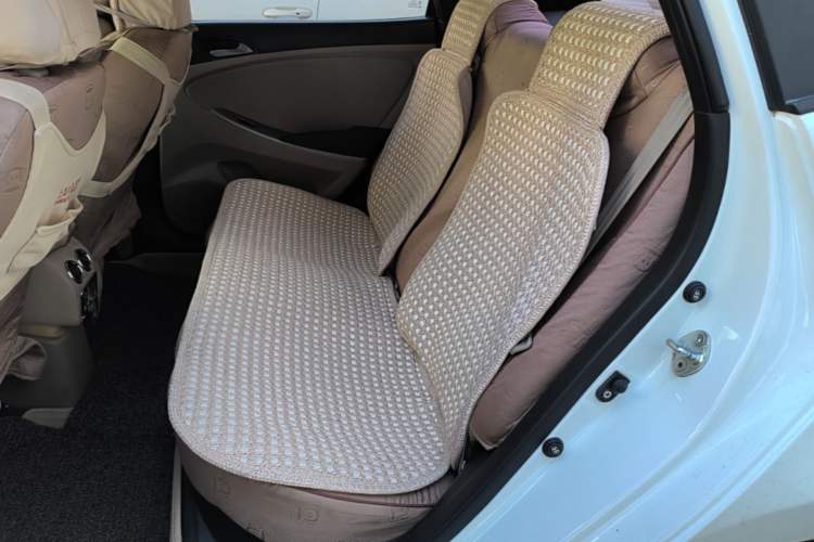 Used Hyundai Verna (older generation) 2014 1.4L Manual Smart GLS Trim Left Rear Seat