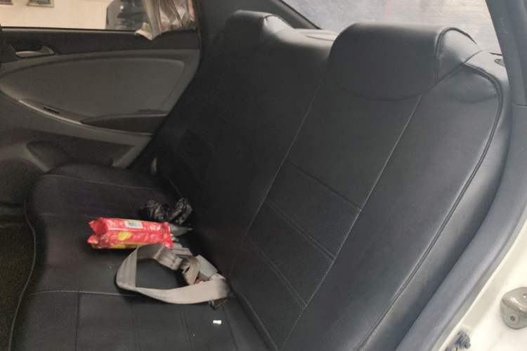 Used Hyundai Verna (older generation) 2014 1.4L Automatic Smart GLS Left Rear Seat