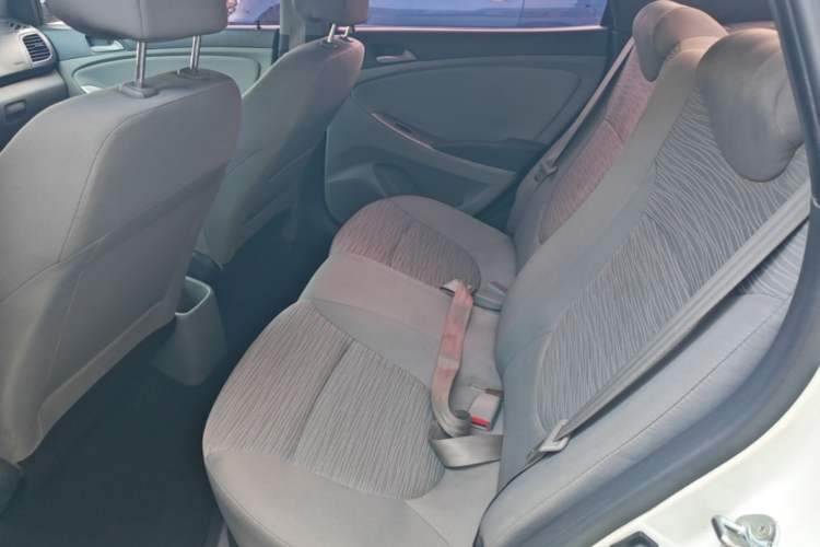 Used Hyundai Verna (older generation) 2014 1.4L Manual Smart GLS Trim Left Rear Seat
