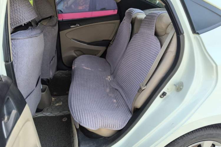 Used Hyundai Verna (older generation) 2014 1.4L Manual Smart GLS Trim Left Rear Seat