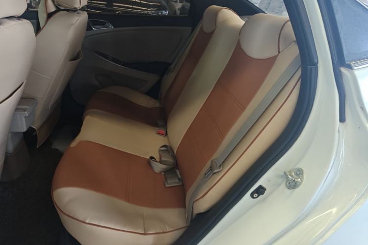 Used Hyundai Verna (older generation) 2014 1.4L Automatic Smart GLS Left Rear Seat