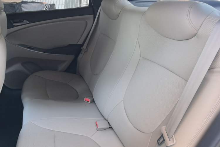 Used Hyundai Verna (older generation) 2014 1.4L Manual Smart GLS Trim Left Rear Seat