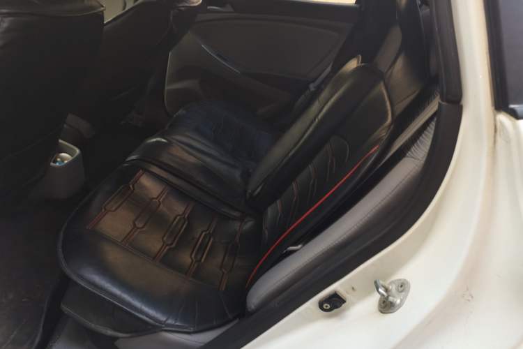 Used Hyundai Verna (older generation) 2014 1.4L Automatic Fashion GS Model Left Rear Seat