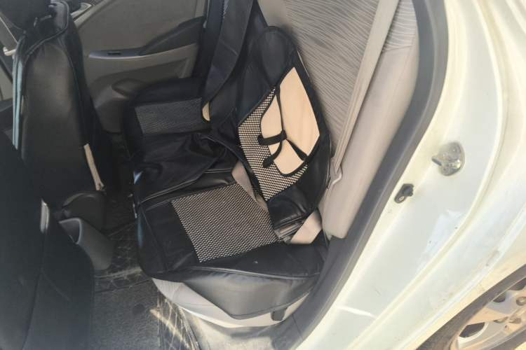 Used Hyundai Verna (older generation) 2014 1.4L Automatic Smart GLS Left Rear Seat