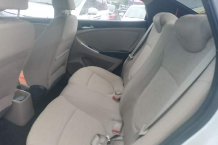 Used Hyundai Verna (older generation) 2014 1.4L Manual Smart GLS Trim Left Rear Seat