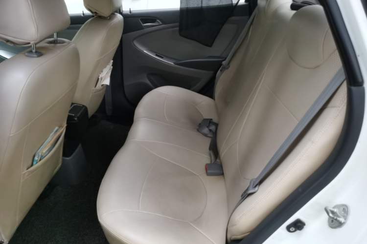 Used Hyundai Verna (older generation) 2014 1.4L Automatic Smart GLS Left Rear Seat
