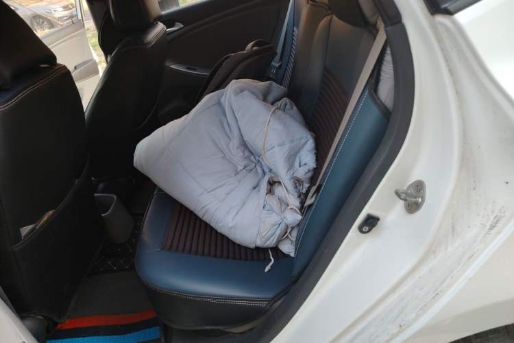 Used Hyundai Verna (older generation) 2014 1.4L Automatic Smart GLS Left Rear Seat