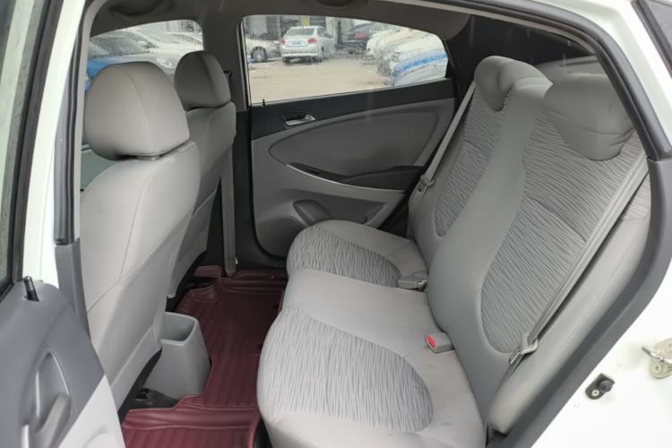 Used Hyundai Verna (older generation) 2014 1.4L Automatic Smart GLS Left Rear Seat
